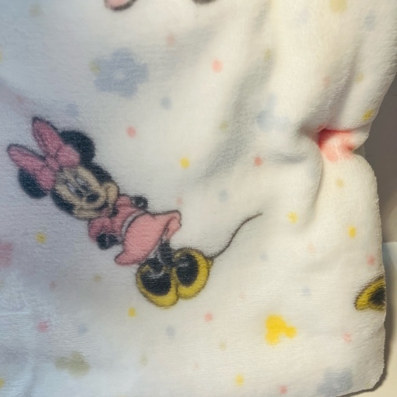 Disney Baby Soft & Cuddly Minnie Mouse 30" x 40" White Baby Blanket - Picture 10 of 10